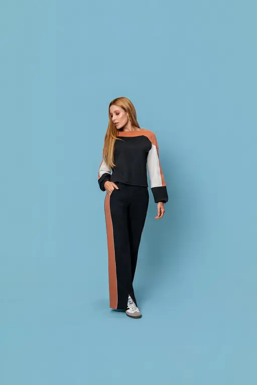 Blusa Classic Com Recortes